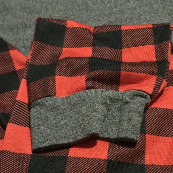 Buffalo Plaid Red & Black Sleeves Gray Shell Holiday Long Sleeve Tee Women M - Picture 6 of 10